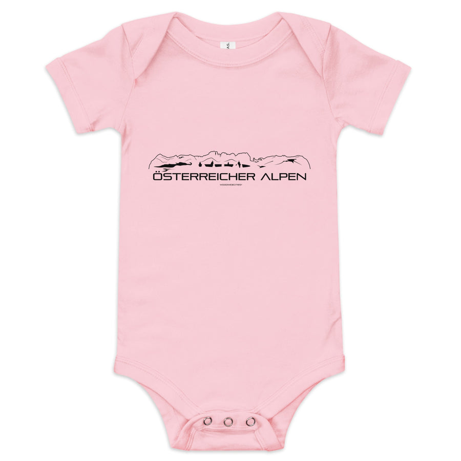 Baby Rompertje Österreicher Alpen Pink 3-6m houten cadeau decoratie relatiegeschenk van WoodWideCities