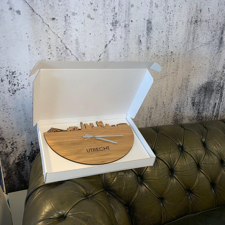 Skyline Klok Waalwijk Eiken houten cadeau wanddecoratie relatiegeschenk van WoodWideCities