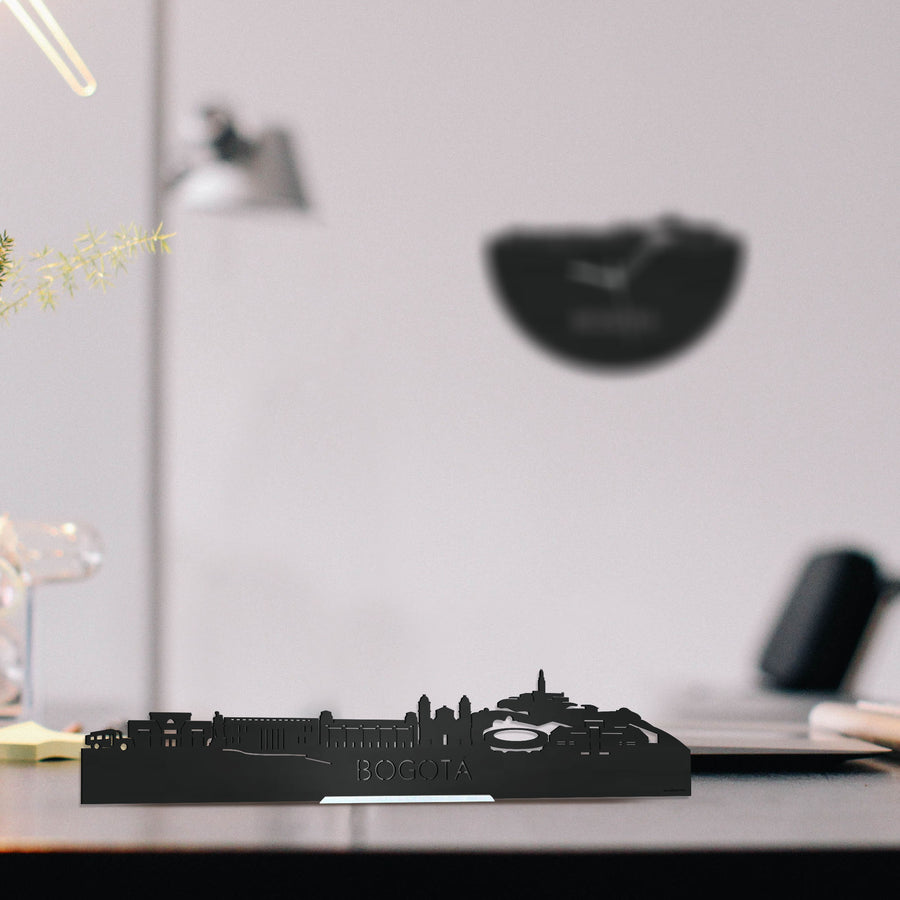 Standing Skyline Bogotá Zwart houten cadeau decoratie relatiegeschenk van WoodWideCities