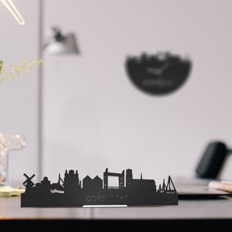 Standing Skyline Dordrecht Zwart houten cadeau decoratie relatiegeschenk van WoodWideCities