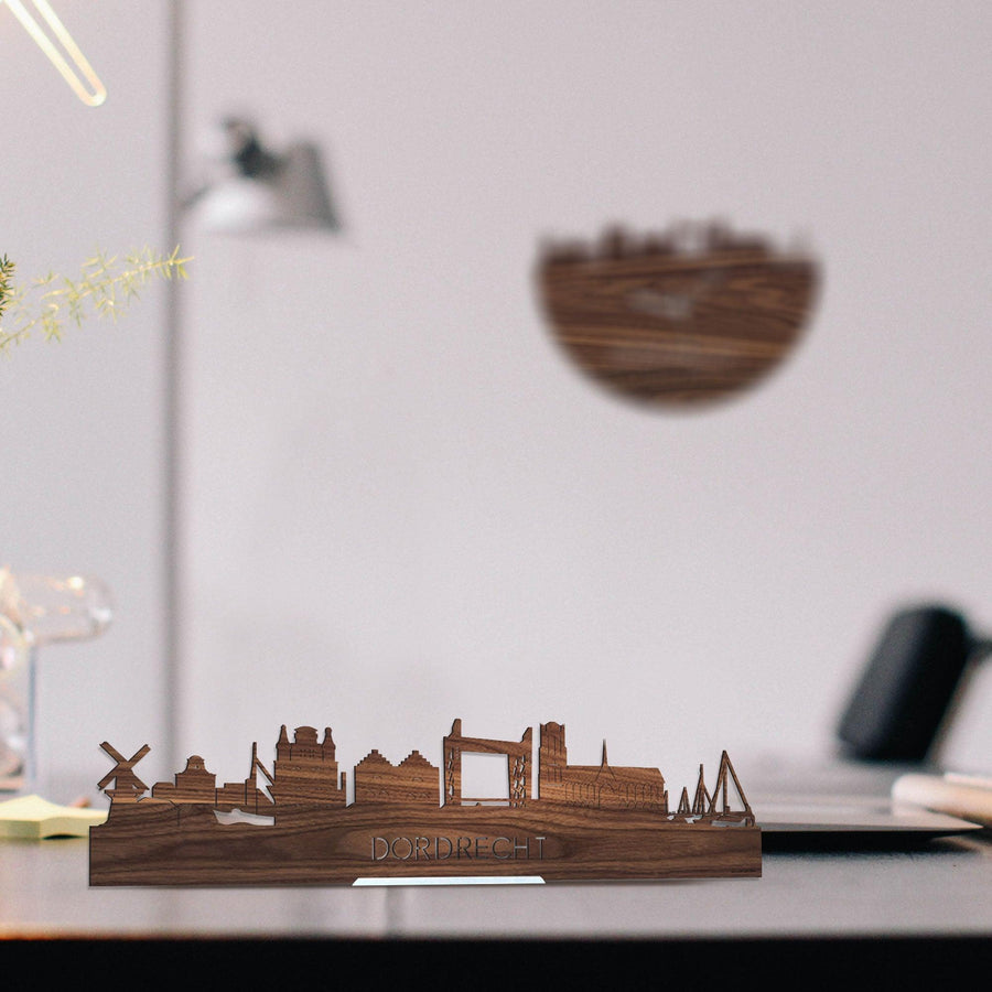 Standing Skyline Dordrecht Noten houten cadeau decoratie relatiegeschenk van WoodWideCities