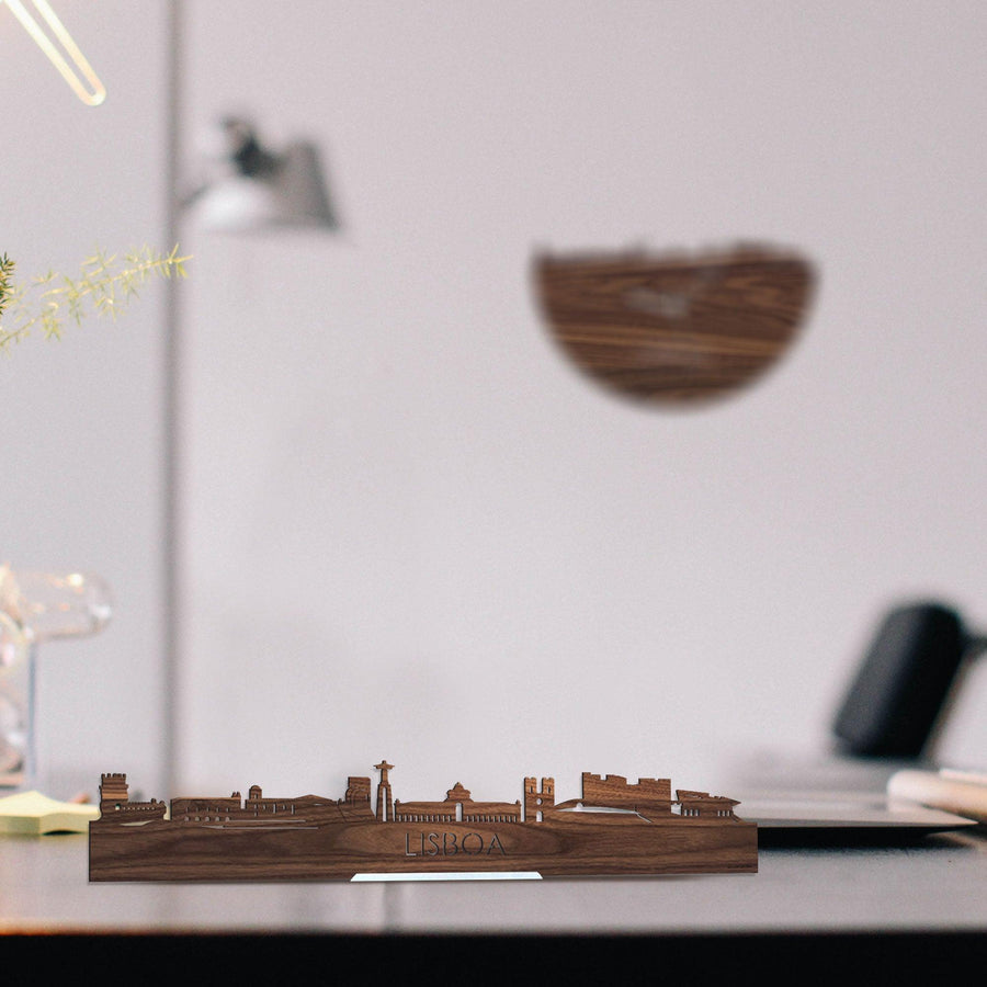 Standing Skyline Lisboa Noten houten cadeau decoratie relatiegeschenk van WoodWideCities