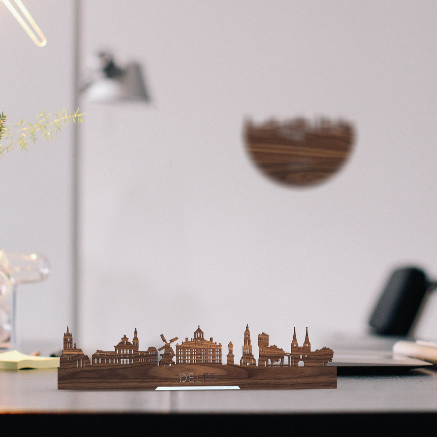 Standing Skyline Delft Noten houten cadeau decoratie relatiegeschenk van WoodWideCities