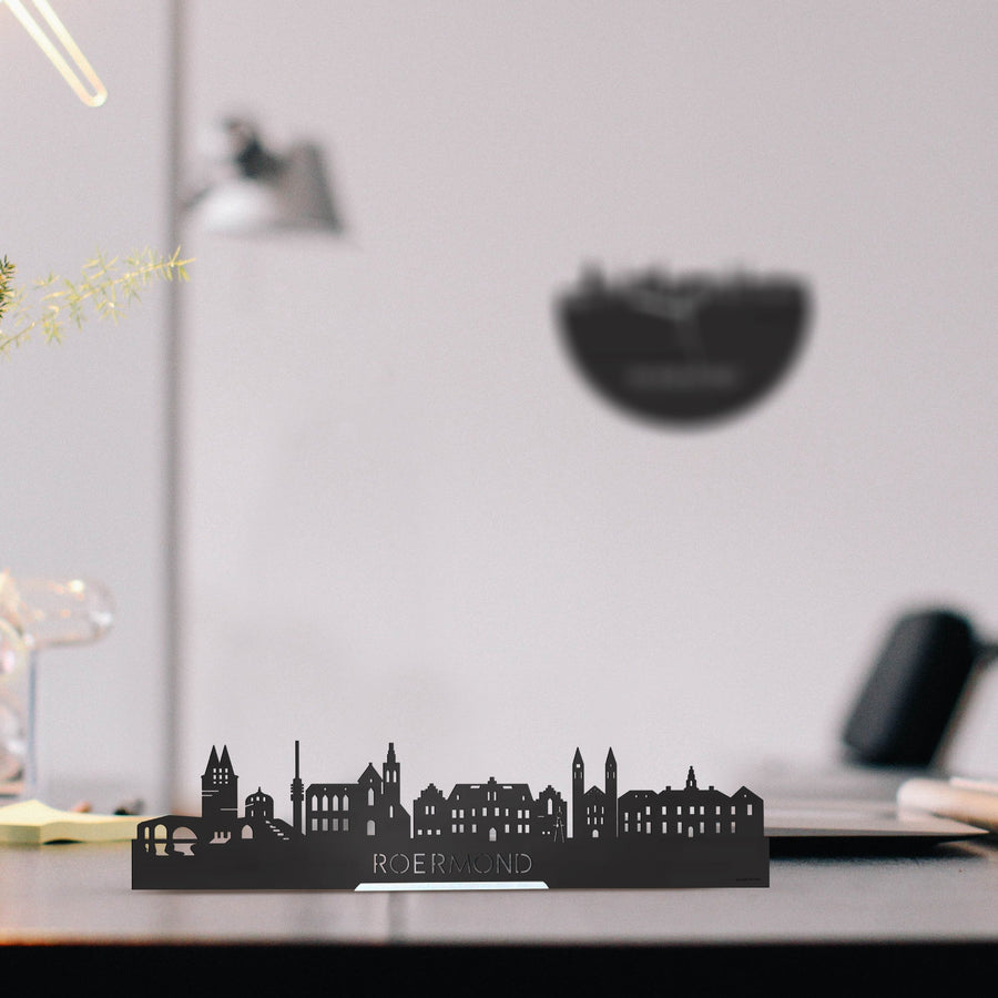 Standing Skyline Roermond Zwart houten cadeau decoratie relatiegeschenk van WoodWideCities