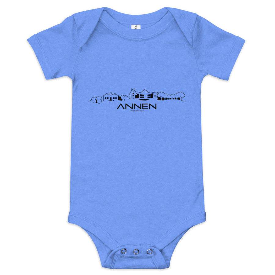 Baby RompertjeAnnen houten cadeau decoratie relatiegeschenk van WoodWideCities