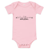 Baby Rompertje Brussel Pink 3-6m houten cadeau decoratie relatiegeschenk van WoodWideCities