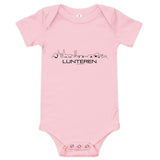 Baby Rompertje Lunteren Pink 3-6m houten cadeau decoratie relatiegeschenk van WoodWideCities