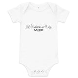Baby Rompertje Made White 3-6m houten cadeau decoratie relatiegeschenk van WoodWideCities