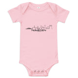 Baby Rompertje Nijmegen Pink 3-6m houten cadeau decoratie relatiegeschenk van WoodWideCities