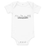 Baby Rompertje Oud-Groningen White 3-6m houten cadeau decoratie relatiegeschenk van WoodWideCities