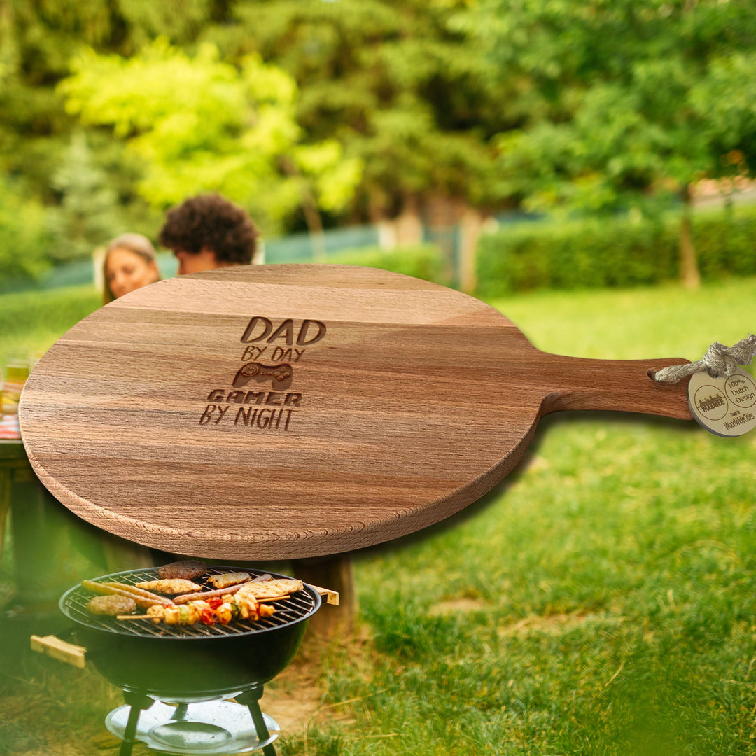 Serveerplank Rond Vaderdag Dad by Day Gamer by Night