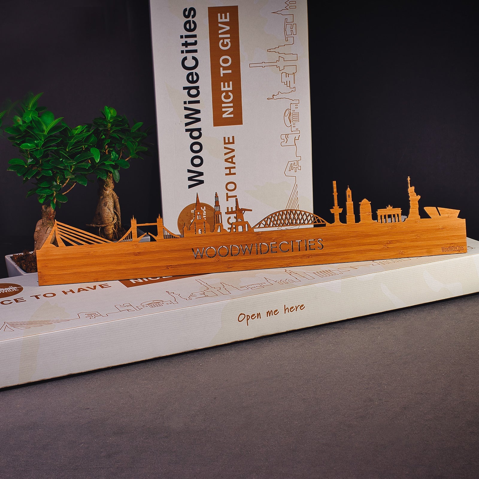 Skyline Aalsmeer Bamboe houten cadeau decoratie relatiegeschenk van WoodWideCities