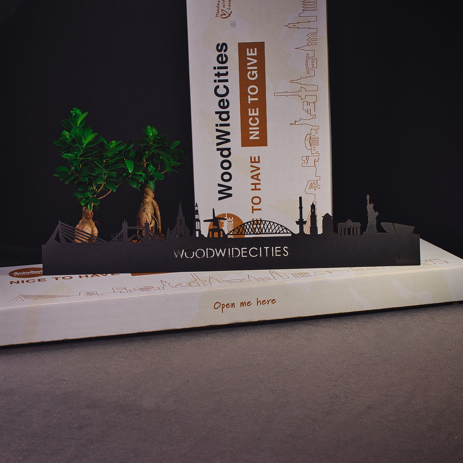 Skyline Aalsmeer Zwart houten cadeau decoratie relatiegeschenk van WoodWideCities