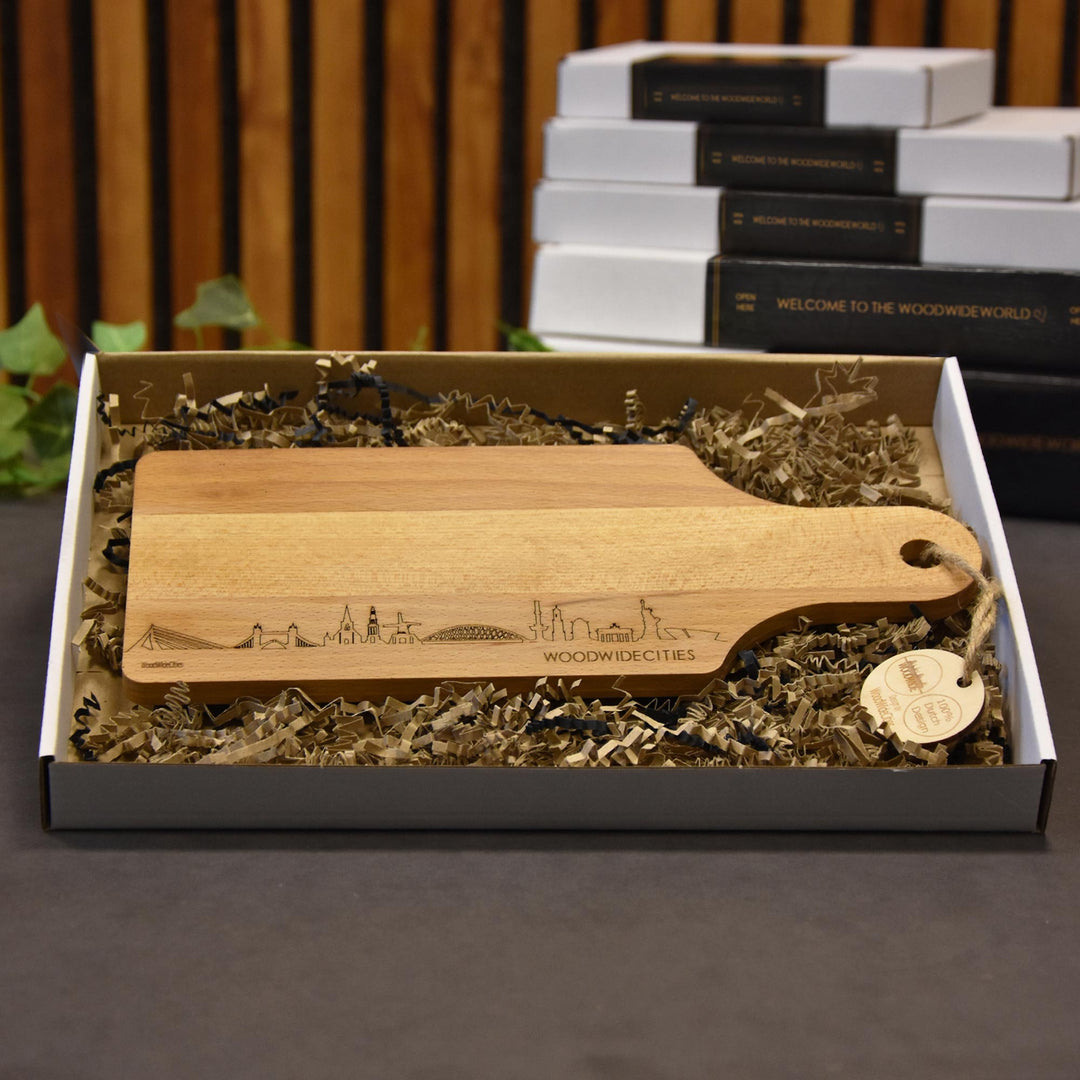 Skyline Borrelplank Huizen houten cadeau decoratie relatiegeschenk van WoodWideCities