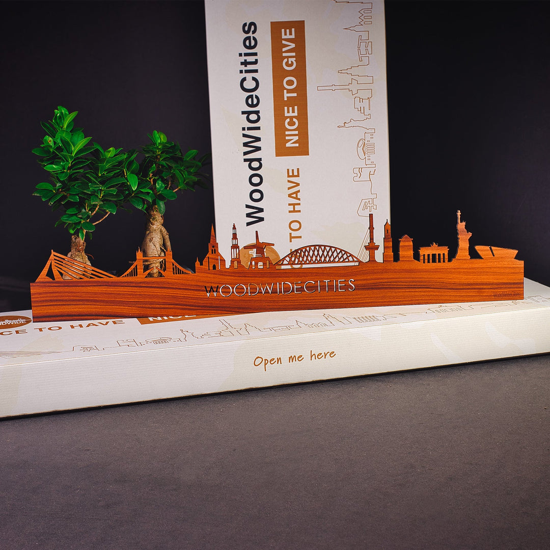 Skyline Gorinchem Palissander houten cadeau decoratie relatiegeschenk van WoodWideCities