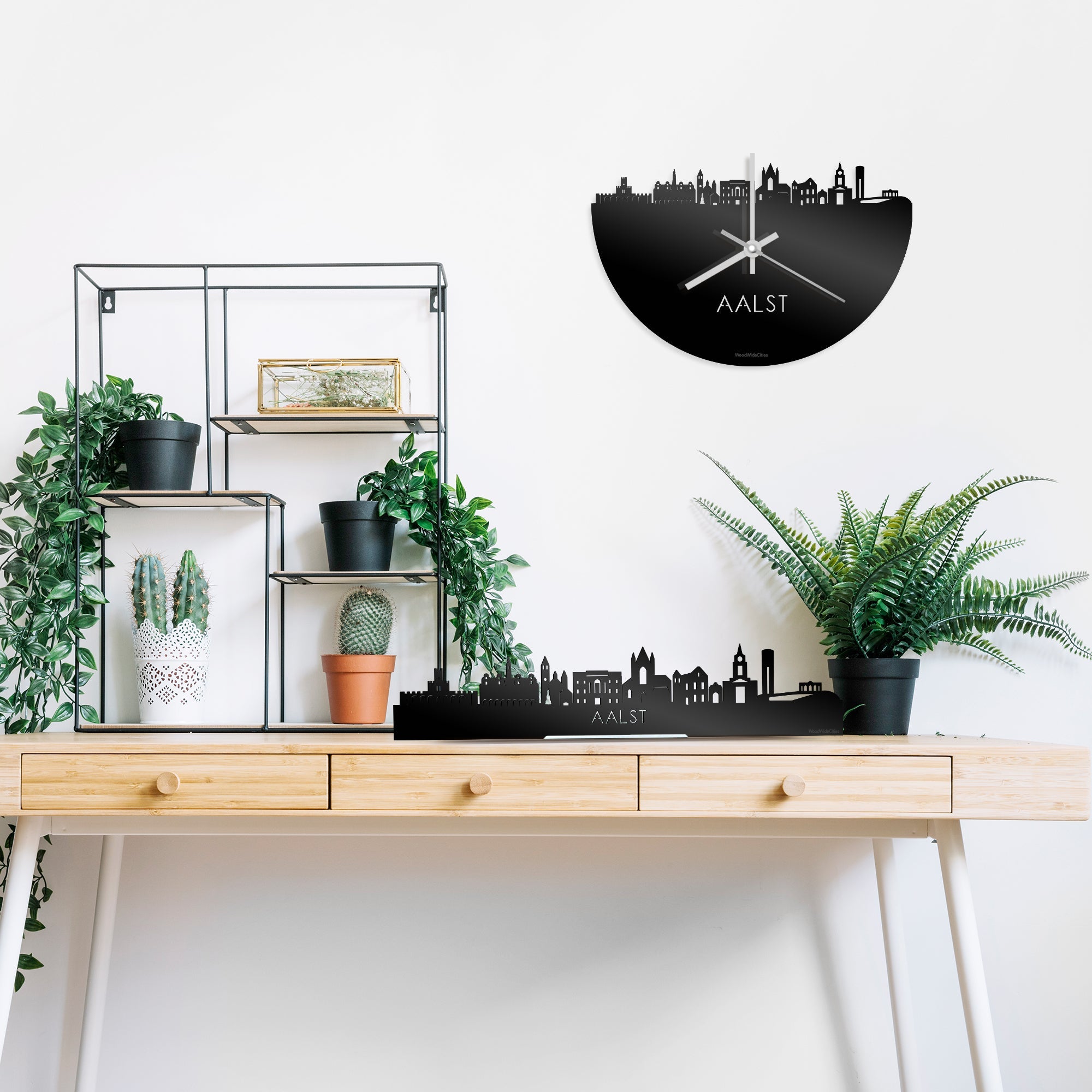 Skyline Klok Aalst Zwart glanzend gerecycled kunststof cadeau wanddecoratie relatiegeschenk van WoodWideCities