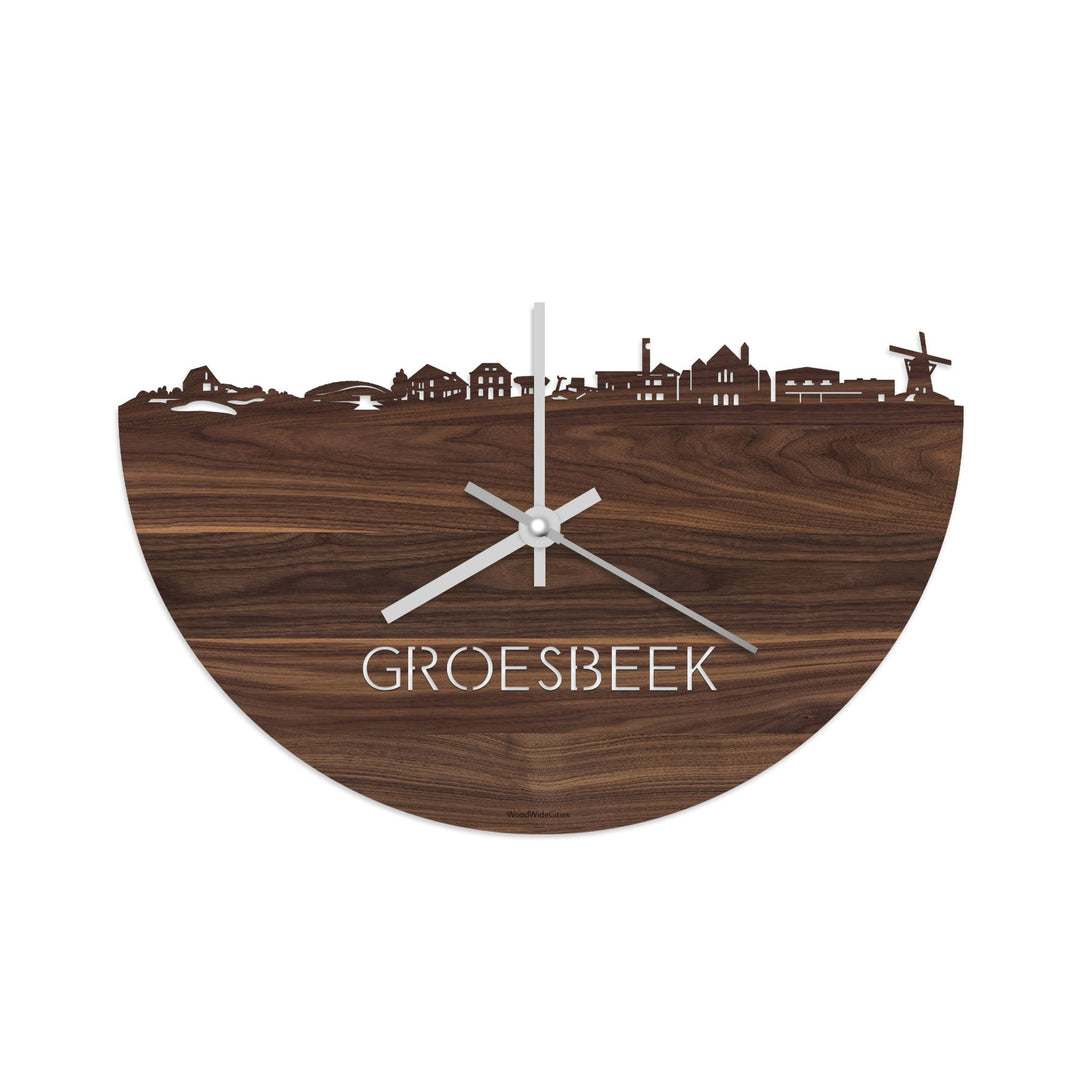 Skyline Klok Groesbeek Noten houten cadeau decoratie relatiegeschenk van WoodWideCities