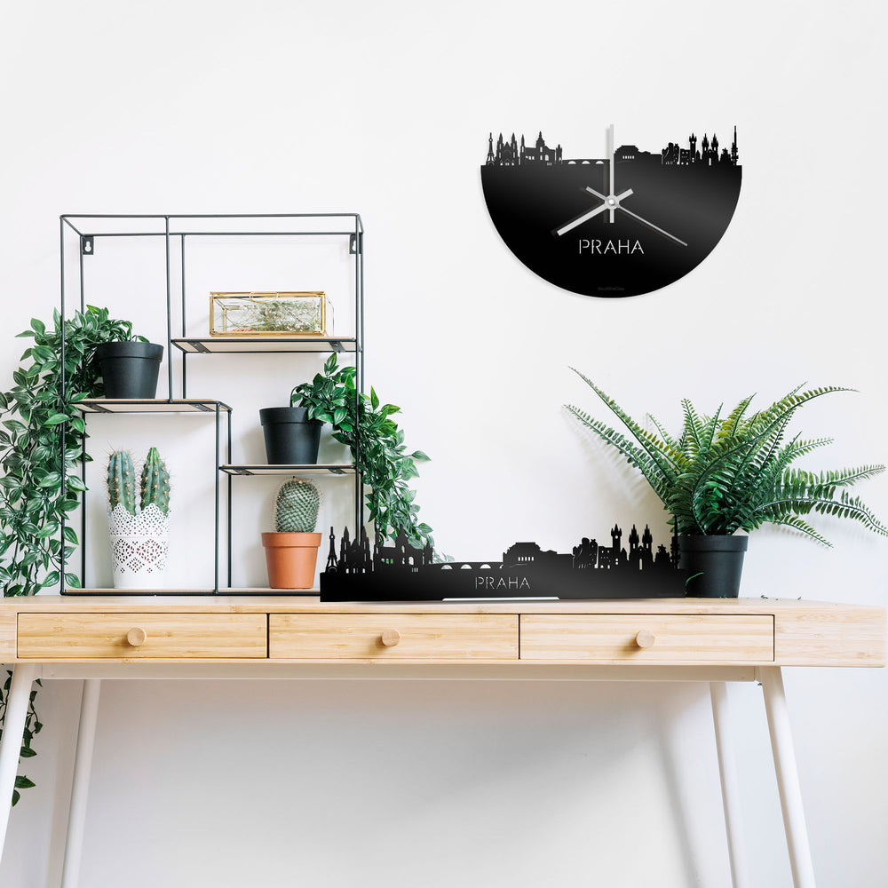 Skyline Klok Praha Zwart glanzend gerecycled kunststof cadeau decoratie relatiegeschenk van WoodWideCities