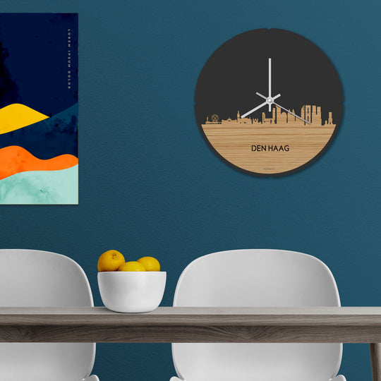 Skyline Klok Rond Den Haag Bamboe houten cadeau decoratie relatiegeschenk van WoodWideCities