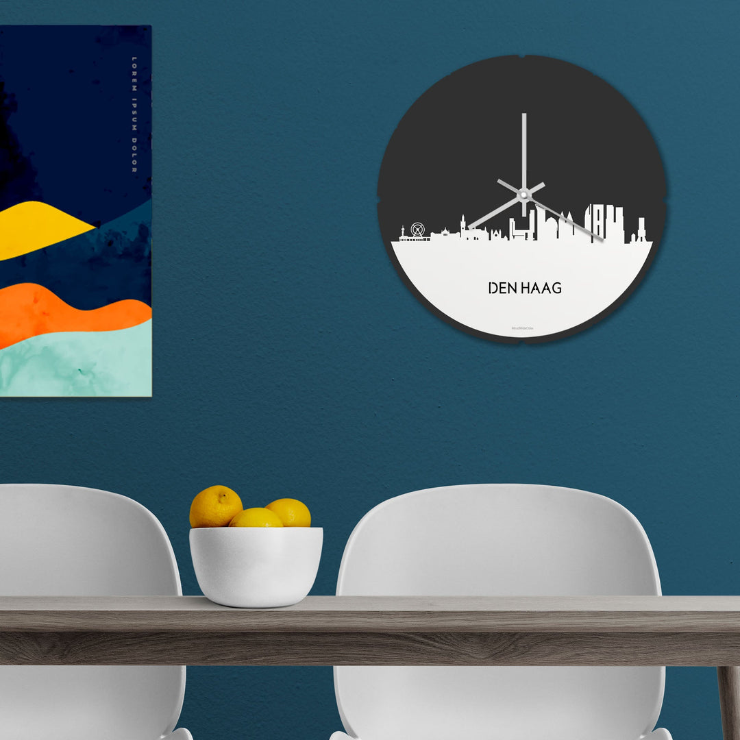 Skyline Klok Rond Den Haag Wit glanzend gerecycled kunststof cadeau decoratie relatiegeschenk van WoodWideCities