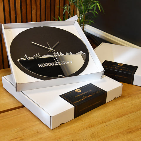 Skyline Klok Rond Dongen Spiegel gerecycled kunststof cadeau decoratie relatiegeschenk van WoodWideCities