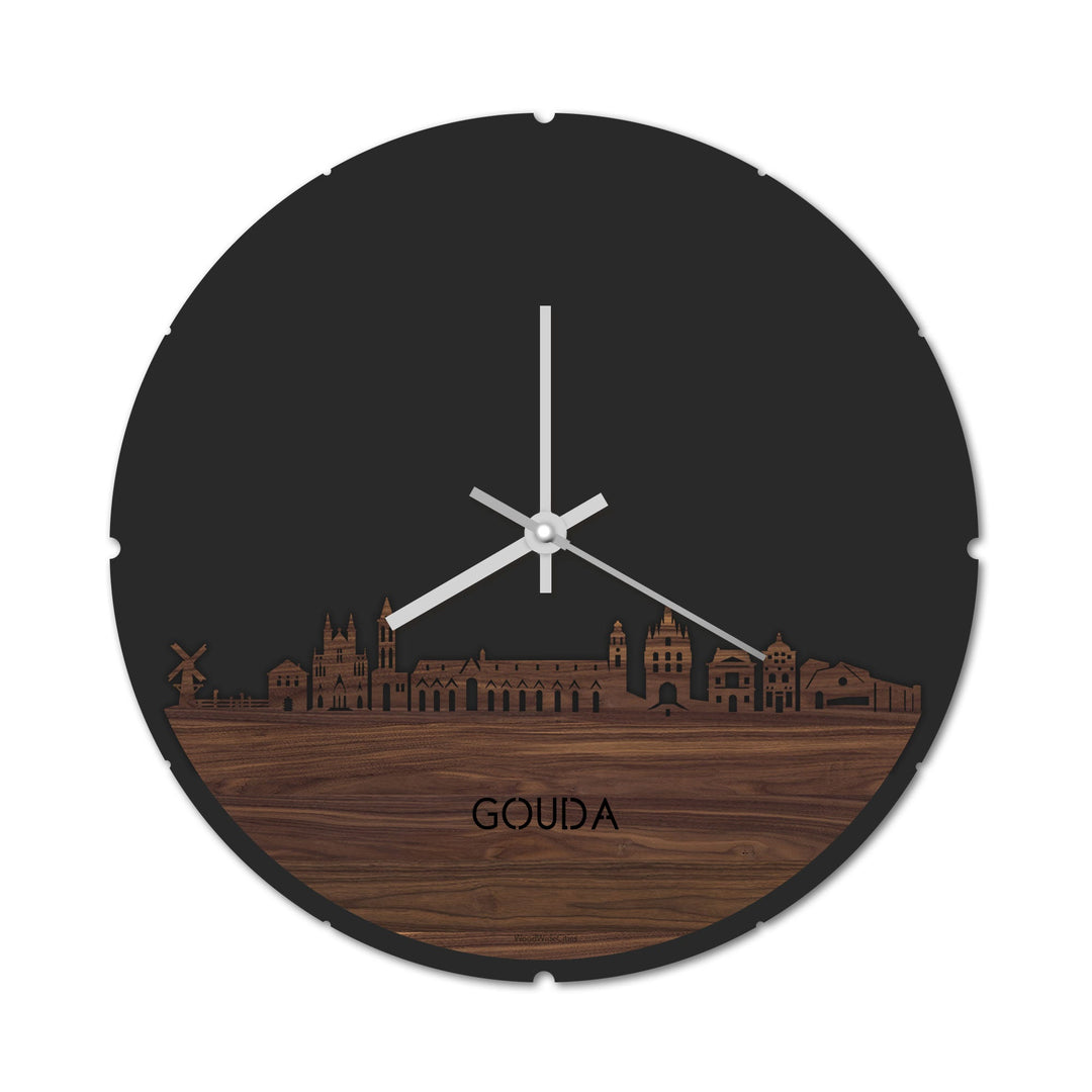 Skyline Klok Rond Gouda Noten houten cadeau decoratie relatiegeschenk van WoodWideCities
