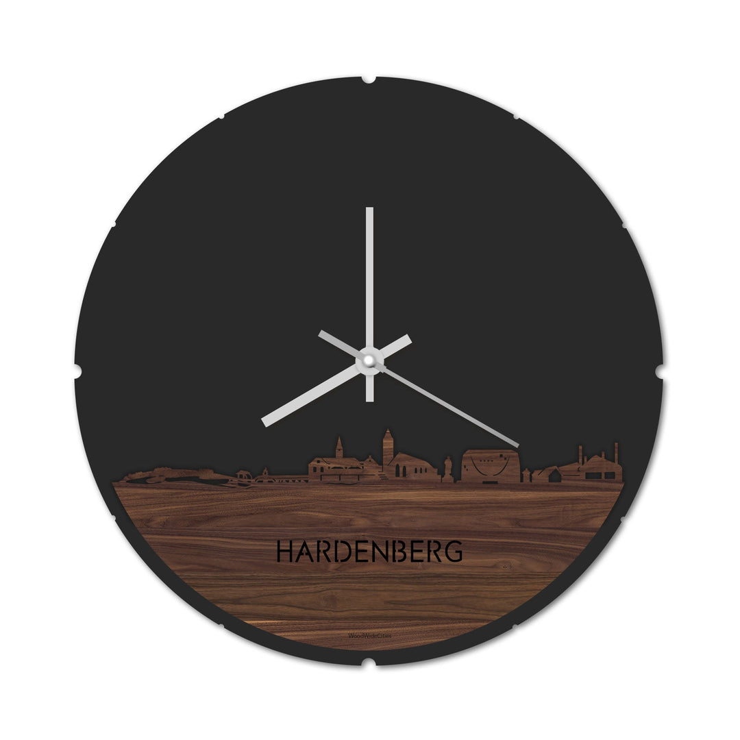 Skyline Klok Rond Hardenberg Noten houten cadeau decoratie relatiegeschenk van WoodWideCities