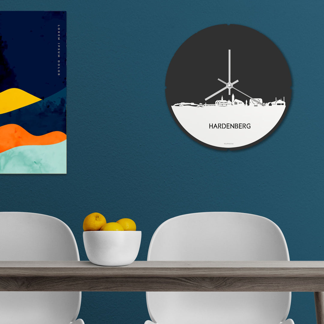 Skyline Klok Rond Hardenberg Wit glanzend gerecycled kunststof cadeau decoratie relatiegeschenk van WoodWideCities