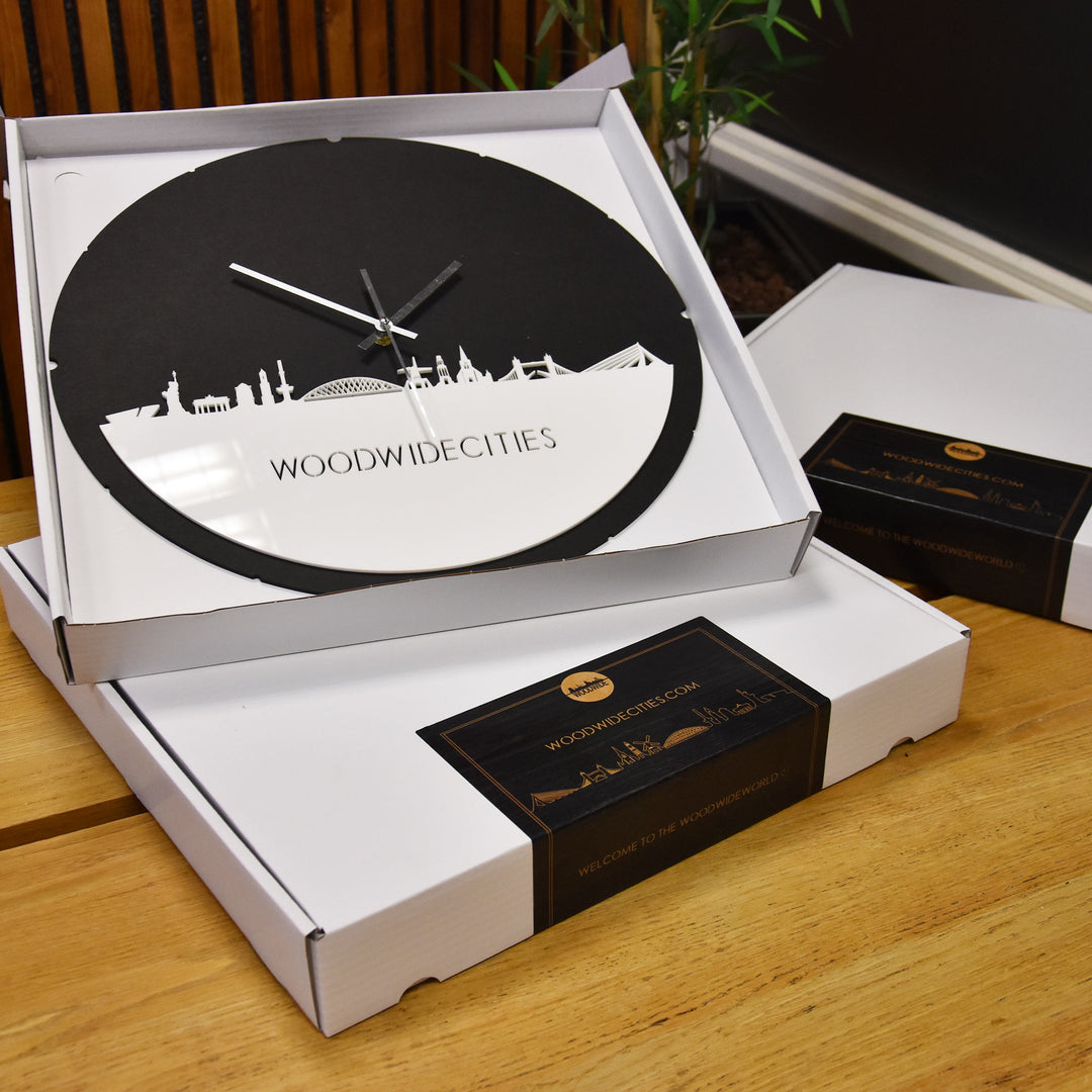 Skyline Klok Rond Havana Wit glanzend gerecycled kunststof cadeau decoratie relatiegeschenk van WoodWideCities