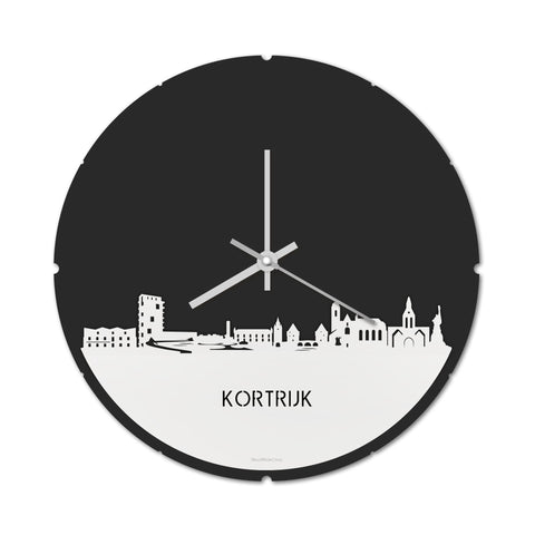 Skyline Klok Rond Kortrijk Wit glanzend gerecycled kunststof cadeau decoratie relatiegeschenk van WoodWideCities