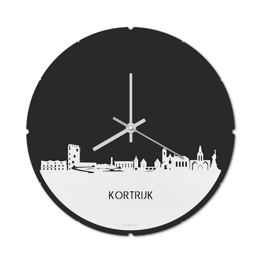 Skyline Klok Rond Kortrijk Wit glanzend gerecycled kunststof cadeau decoratie relatiegeschenk van WoodWideCities