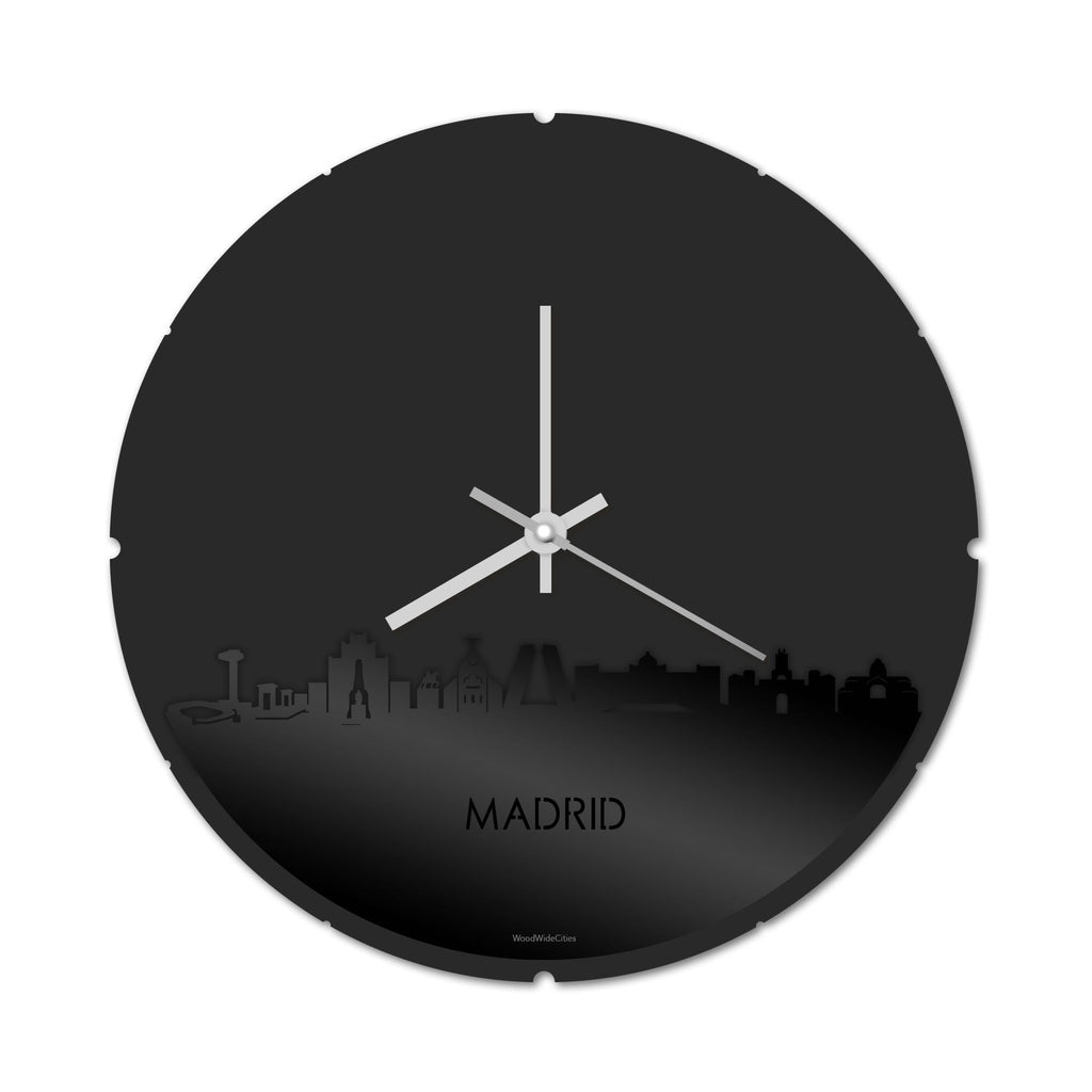 Skyline Klok Rond Madrid Zwart glanzend gerecycled kunststof cadeau decoratie relatiegeschenk van WoodWideCities