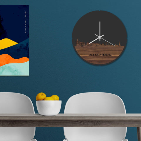 Skyline Klok Rond Monnickendam Noten houten cadeau decoratie relatiegeschenk van WoodWideCities