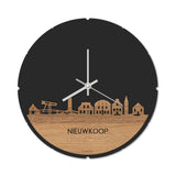 Skyline Klok Rond Nieuwkoop Eiken houten cadeau decoratie relatiegeschenk van WoodWideCities