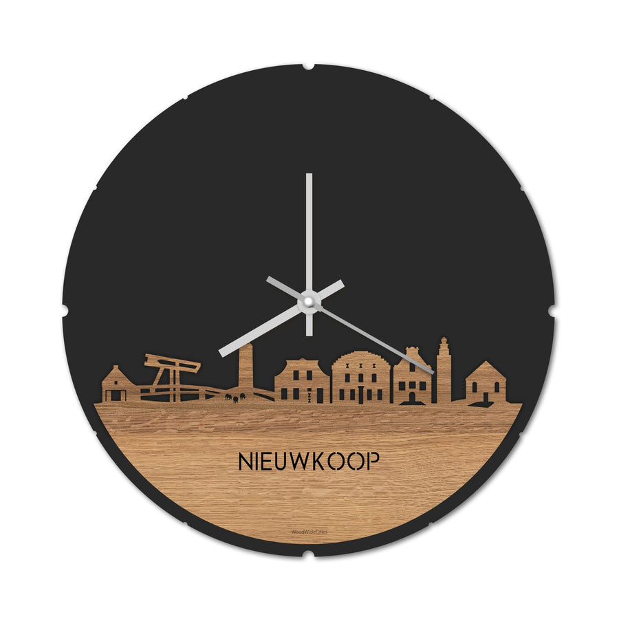 Skyline Klok Rond Nieuwkoop Eiken houten cadeau decoratie relatiegeschenk van WoodWideCities