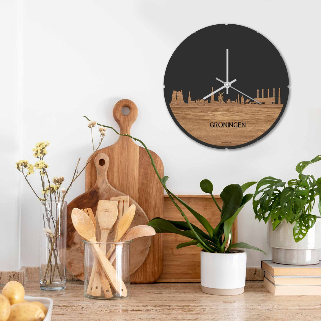 Skyline Klok Rond Oud Groningen Eiken houten cadeau decoratie relatiegeschenk van WoodWideCities