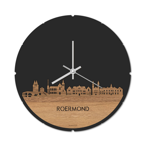 Skyline Klok Rond Roermond Eiken houten cadeau decoratie relatiegeschenk van WoodWideCities