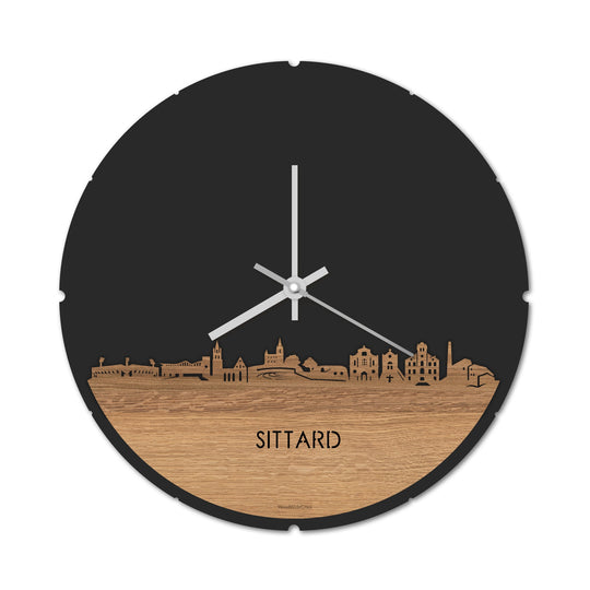 Skyline Klok Rond Sittard Eiken houten cadeau decoratie relatiegeschenk van WoodWideCities