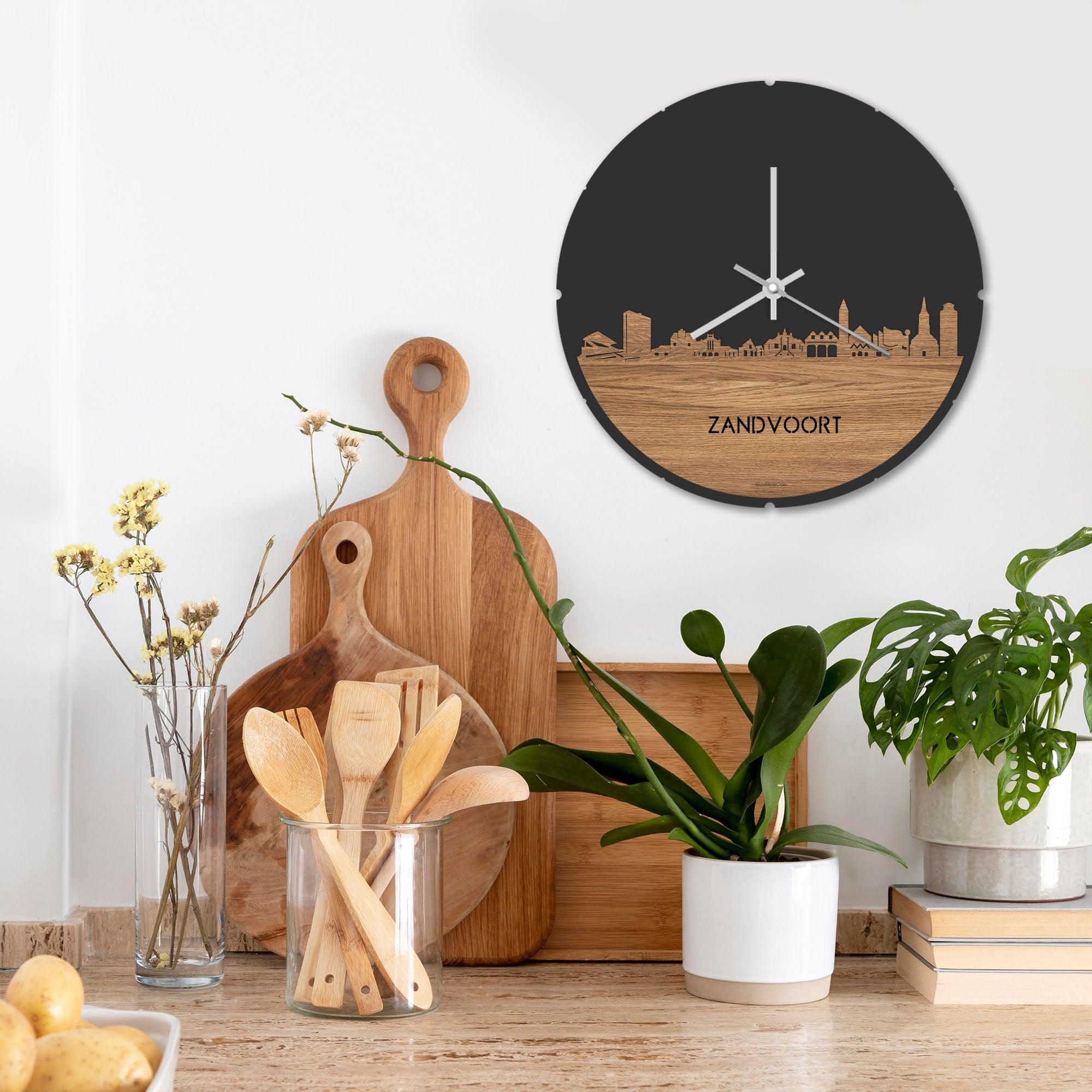 Skyline Klok Rond Zandvoort Eiken houten cadeau decoratie relatiegeschenk van WoodWideCities