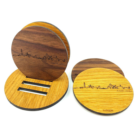Skyline Onderzetters Ameland Eiken en noten houten cadeau decoratie relatiegeschenk van WoodWideCities