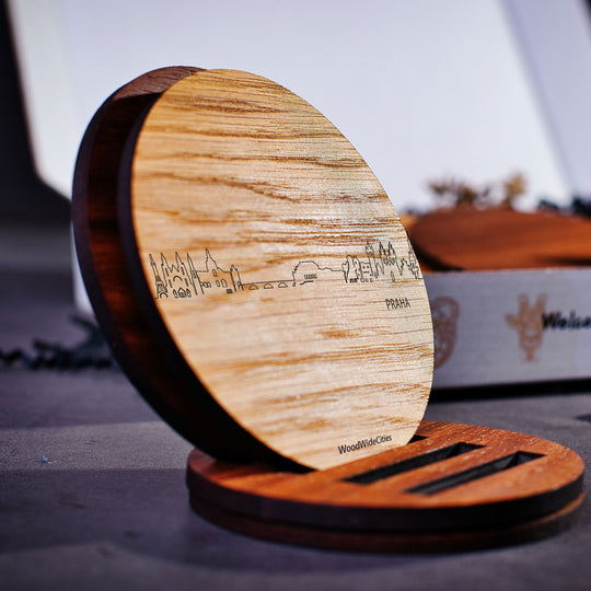 Skyline Onderzetters Praha Eiken en noten houten cadeau decoratie relatiegeschenk van WoodWideCities