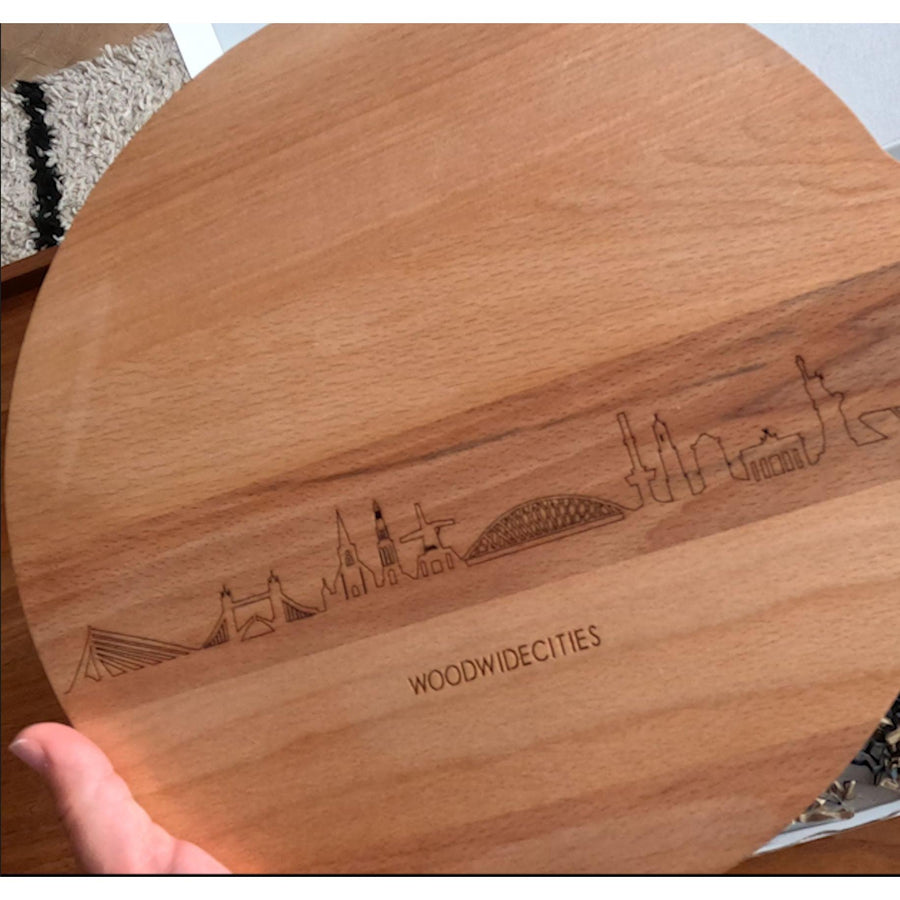 Skyline Serveerplank Rond Amersfoort houten cadeau decoratie relatiegeschenk van WoodWideCities