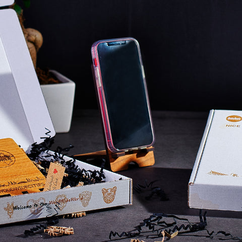 Skyline Telefoonhouder Hoogezand houten cadeau decoratie relatiegeschenk van WoodWideCities