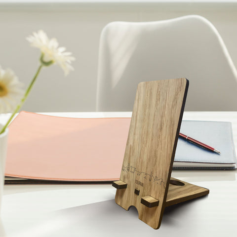 Skyline Telefoonhouder Tournai houten cadeau decoratie relatiegeschenk van WoodWideCities
