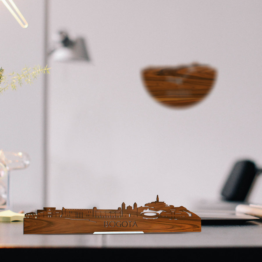 Standing Skyline Bogotá Palissander houten cadeau decoratie relatiegeschenk van WoodWideCities