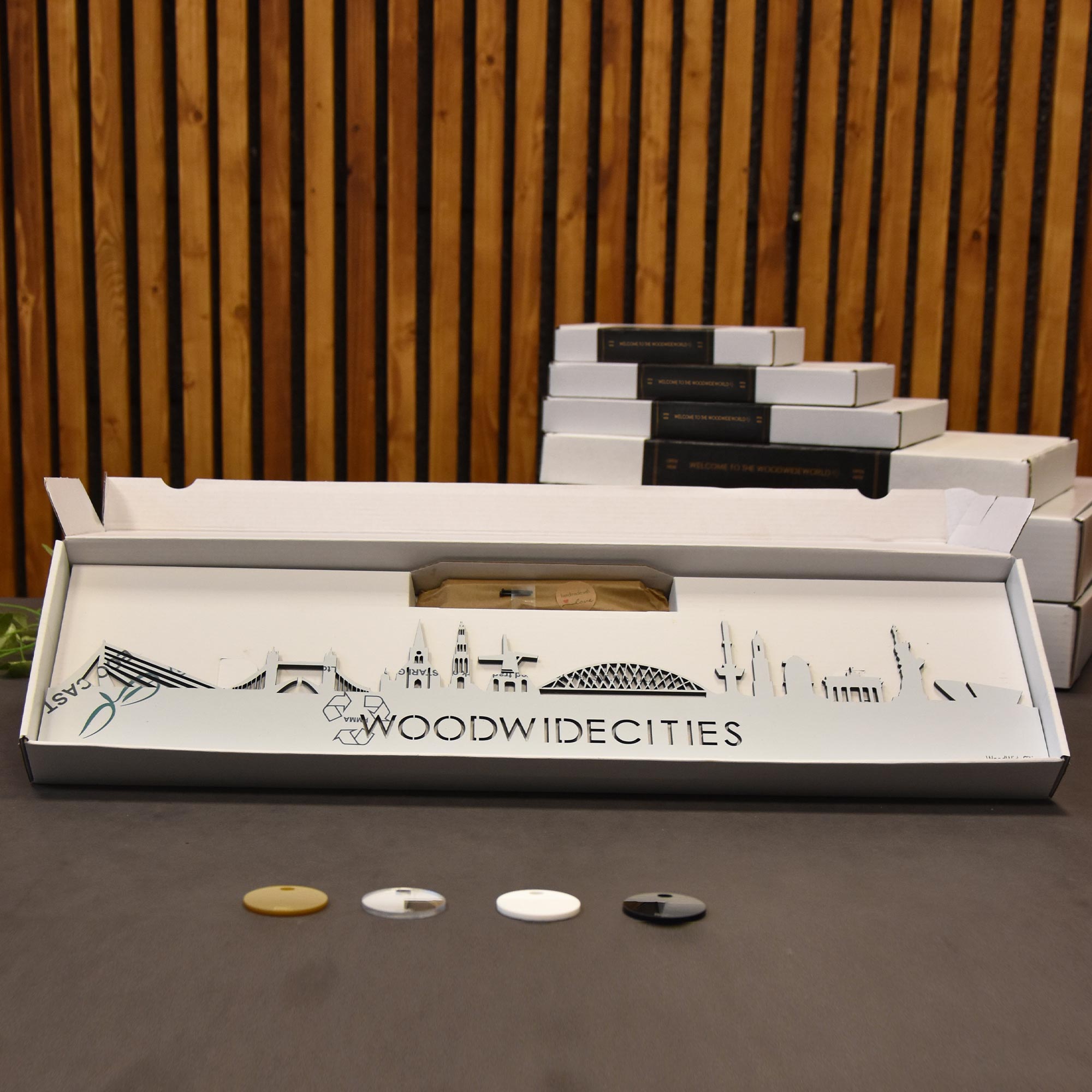 Standing Skyline Doesburg Metallic Goud gerecycled kunststof cadeau decoratie relatiegeschenk van WoodWideCities