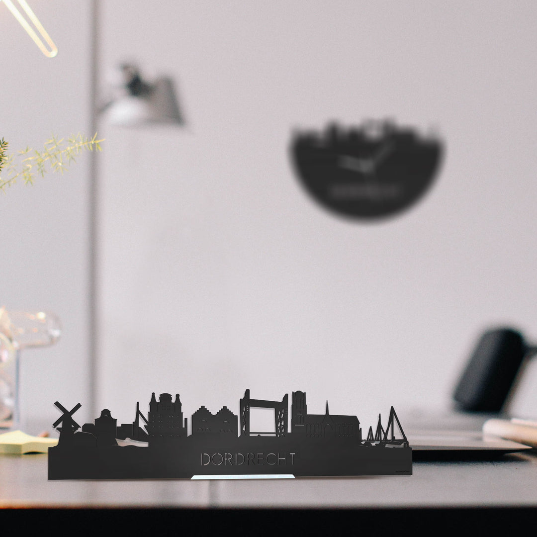 Standing Skyline Dordrecht Zwart houten cadeau decoratie relatiegeschenk van WoodWideCities