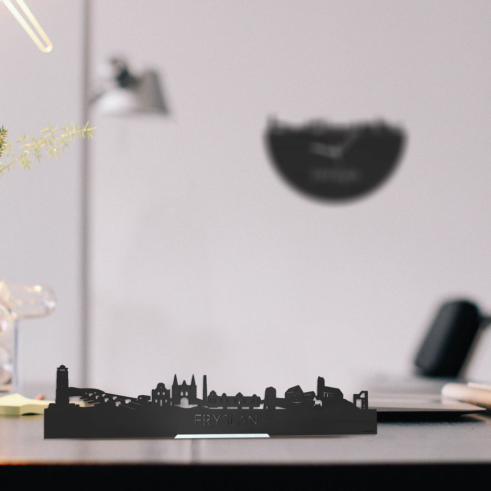 Standing Skyline Fryslan Zwart houten cadeau decoratie relatiegeschenk van WoodWideCities