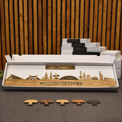 Standing Skyline Genk Palissander houten cadeau decoratie relatiegeschenk van WoodWideCities