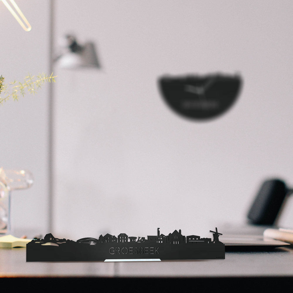 Standing Skyline Groesbeek Zwart houten cadeau decoratie relatiegeschenk van WoodWideCities